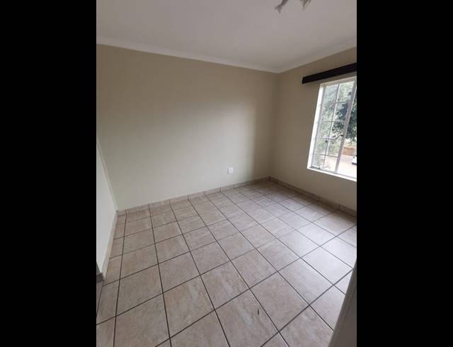 3 BEDROOM TOWNHOUSE FOR SALE IN ERAND GARDENS